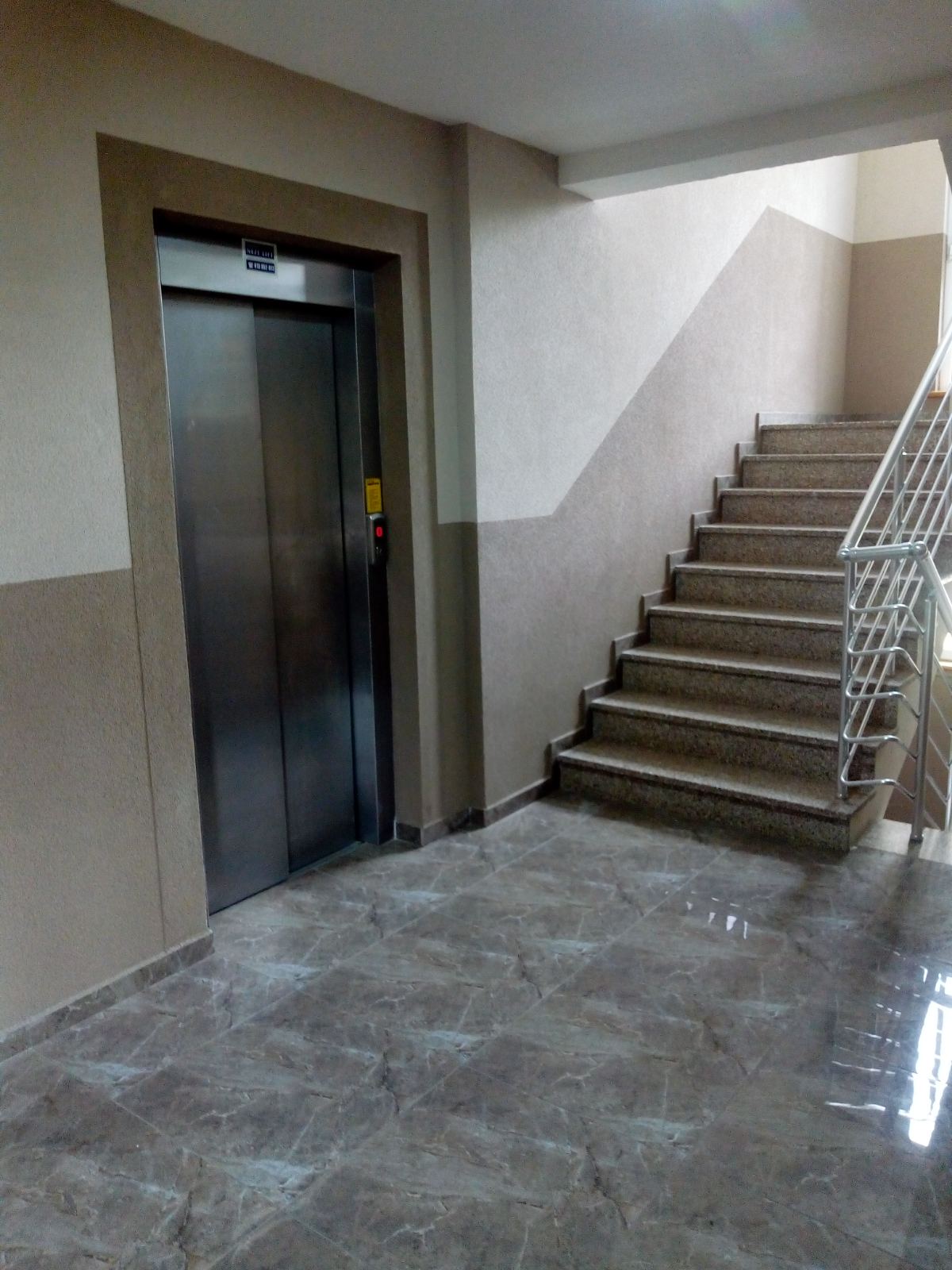 lift + stepenište